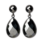 Mini Majestic ørestikkere med hæmatit ædelsten i sort sterlingsølv
Ørestikken måler 6mm, vedhænget måler 12x18mm
Alle vores smykker er designet af Mai Manniche og lavet med kærlighed i ægte ædelsten og ædelmetal.